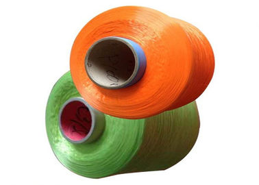Porcellana Il tiraggio tinto del polipropilene ha strutturato il filato 100D del tappeto del filato per il filato cucirino fornitore